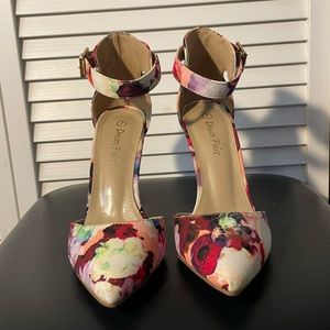Dream Pairs Womens High heels // Flowers // Colorful // Womens Size 7 Never Worn